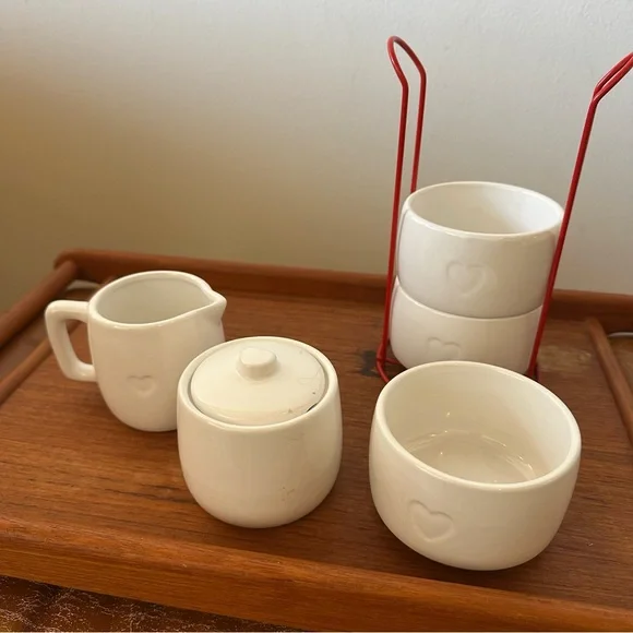 🤍❤️White Ceramic Tea Set with Heart Design♥️🤍 - Picture 3 of 4